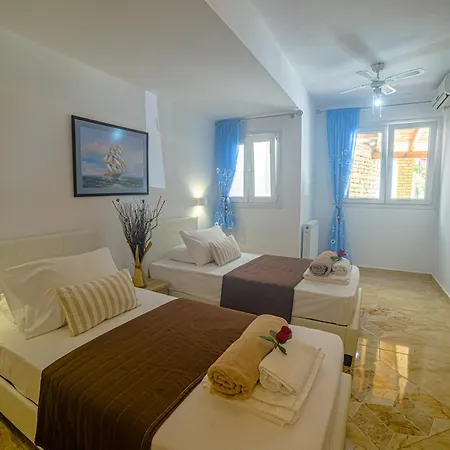 Hera-the Infinity Blue