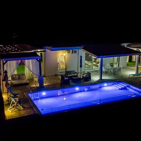 Hera-the Infinity Blue ヴィラ ニサキオン